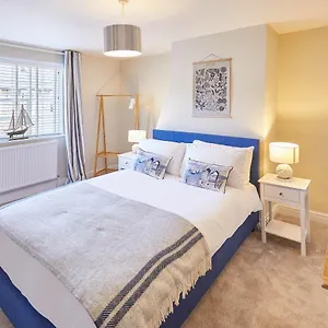 https://spring-cottage-whitby.yorkshirehotels.net